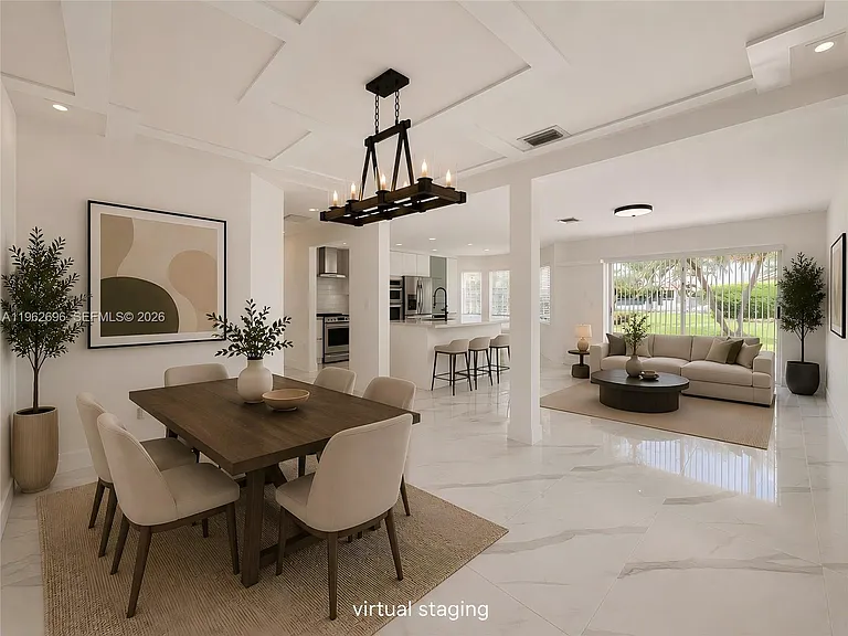 109 Gables Blvd — Photo 3