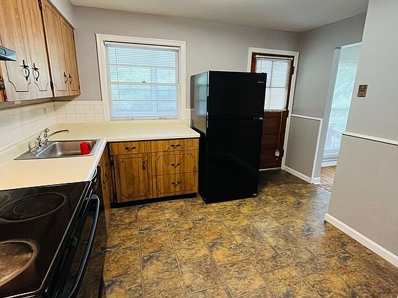 5th image of 321 Royce Dr