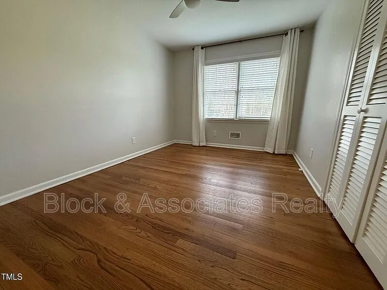 212 Sampson St — Photo 30