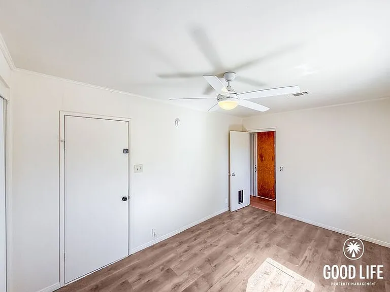 3895 King St — Photo 15