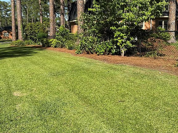 4th image of 1710 Pineknoll Ln