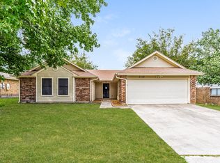 2338 Dartmouth Dr, Grand Prairie, TX 75052