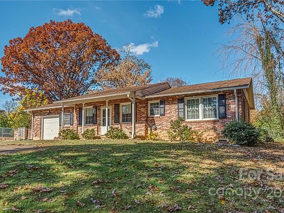 2nd image of 211 S Hillandale Dr