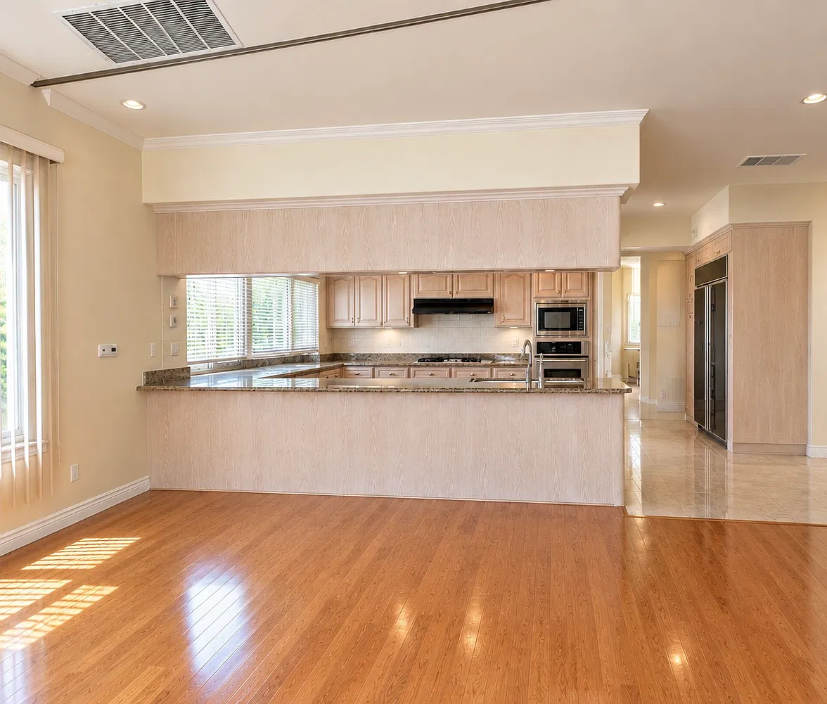 3 bed, 4.5 bath, 3000 sqft, $13,350 — Photo 2