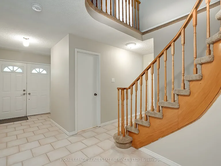 265 Mississaga St — Photo 3