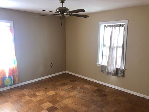 5th image of 3207 W Hartnett Ave