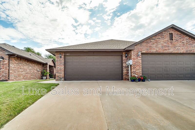 1st image of 412 Chalk Hill Ct