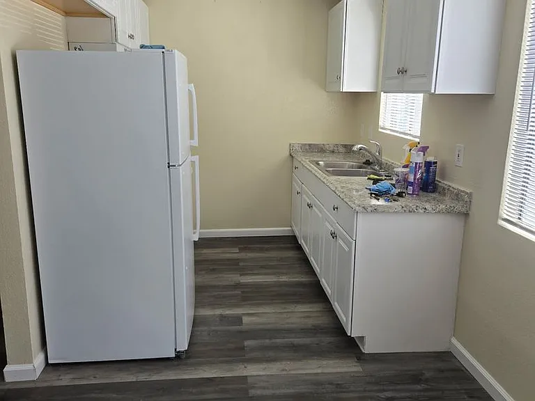 2435 W Avenue 33 — Photo 5