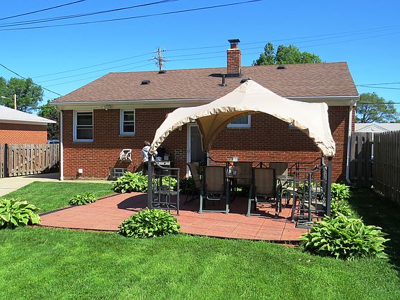 5th image of 31702 Royalview Dr