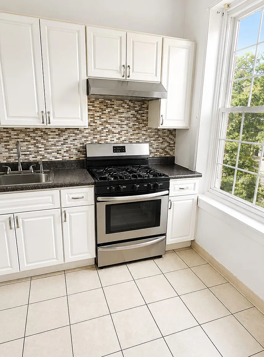 1 bed, 2614 sqft, $1,300 — Photo 2