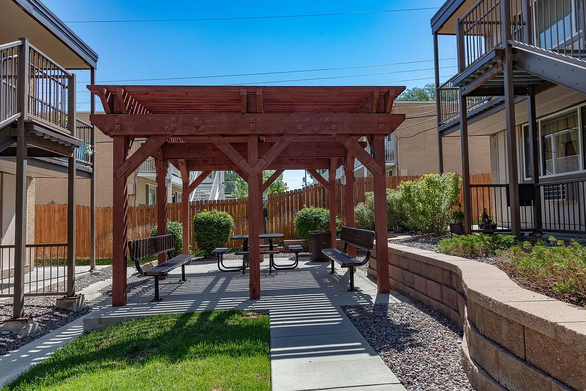 Building Photo - 5368-5388 S Fox Cir