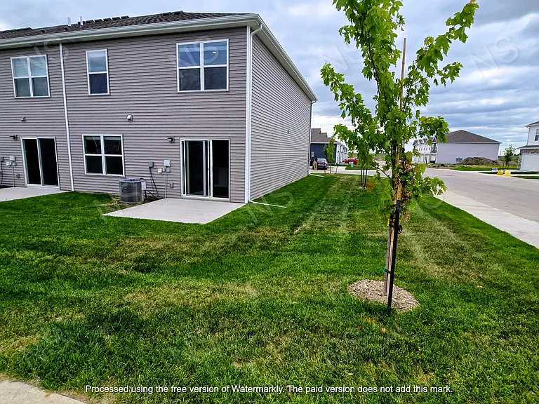 523 Kinley Dr — Photo 4