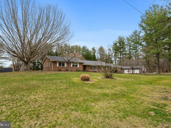 1505 Stone Dr, Huntingtown, MD 20639