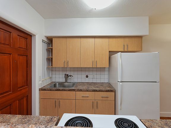 5th image of 226 Calabria Ave #5