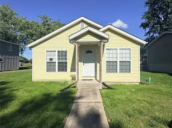 905 Madison St, Gillespie, IL 62033