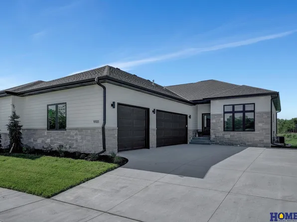 9101 White Horse Way, Lincoln, NE 68520
