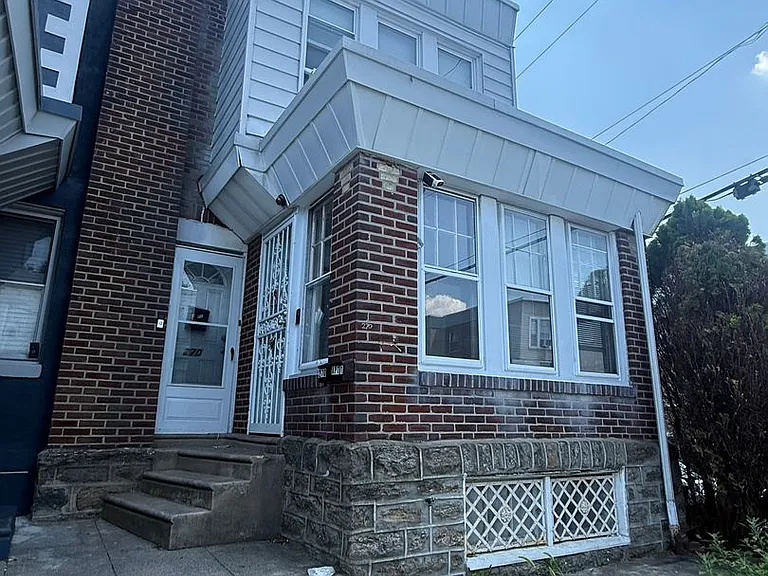 270 Rosemar St #1 — Photo 11