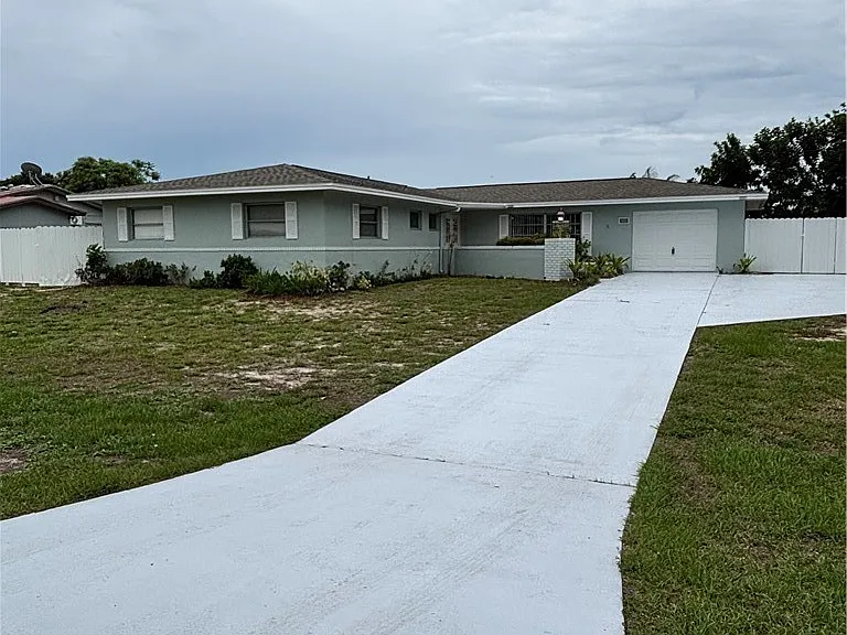 209 Punta Alta Ct — Photo 2