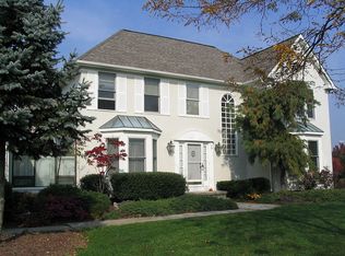 2 Stuart Ln W, Princeton Junction, NJ 08550