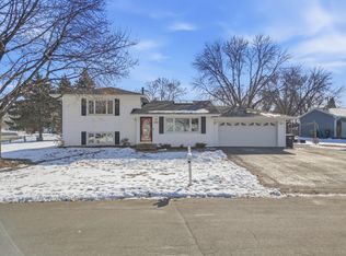 10405 99th Pl N, Maple Grove, MN 55369
