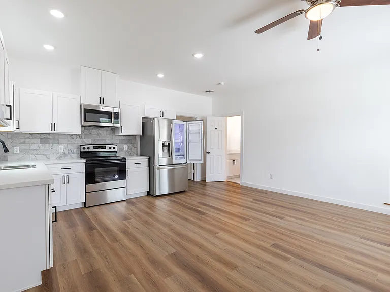 8210 Sparta St #B — Photo 33