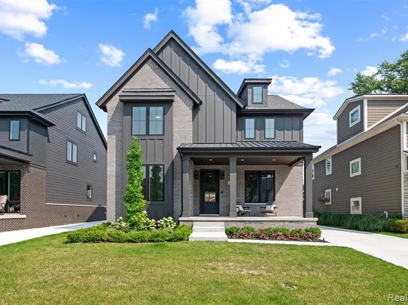 2663 Dorchester Rd, Birmingham, MI 48009
