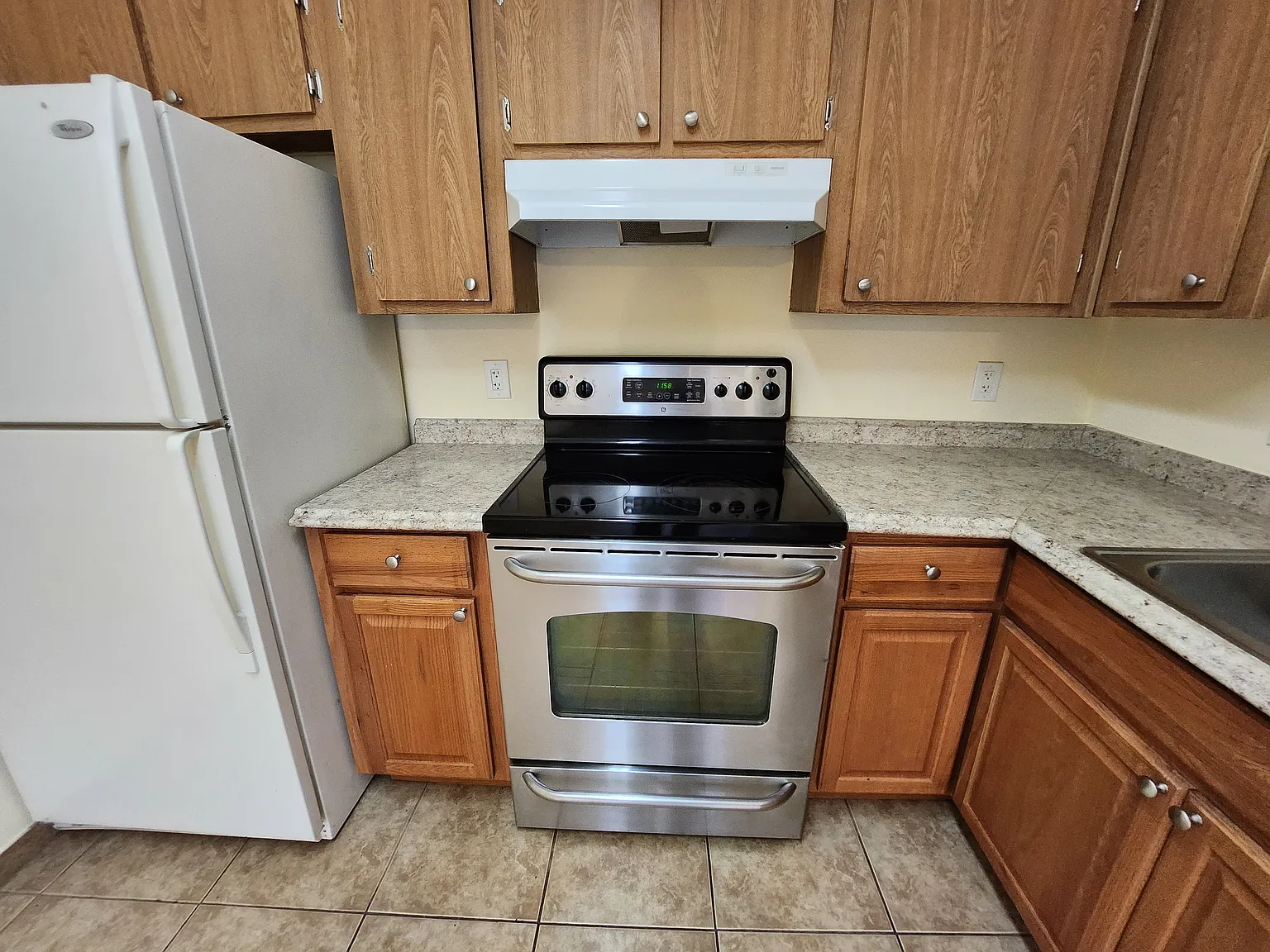 2 bed, 850 sqft, $1,395 — Photo 3