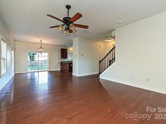 2nd image of 1021 Kings Mountain Ln