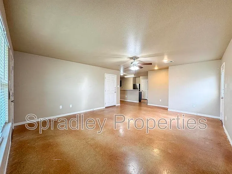 1538 Chance Ct — Photo 2