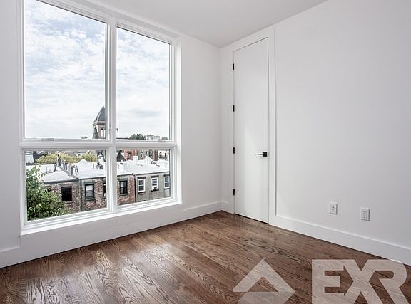 5th image of 1266 Pacific St #C2
