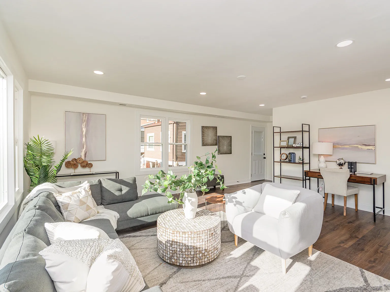 4 bed, 3.5 bath, 2420 sqft, $7,000 — Photo 3
