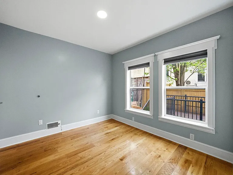 245 Jewett Ave — Photo 6