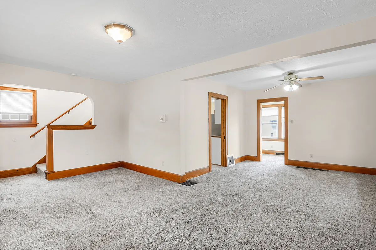 Building Photo - 426 Selden Ave