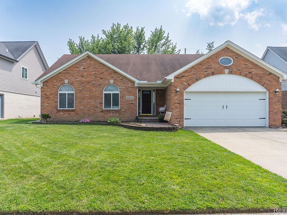 1st image of 28676 Wales Dr