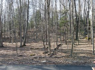 Bear Rock Rd, Lake Ariel, PA 18436