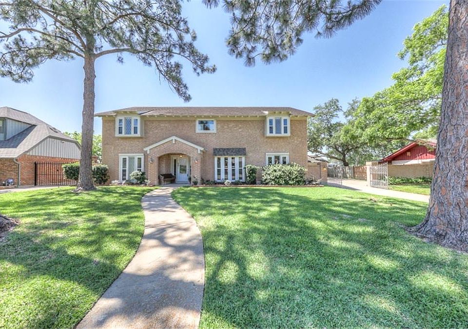 1st image of 18234 Nassau Bay Dr