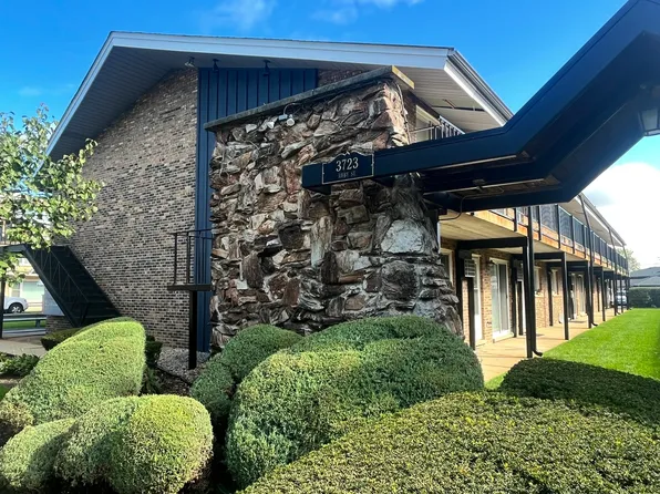 3723 Ruby St #210-N, Schiller Park, IL 60176