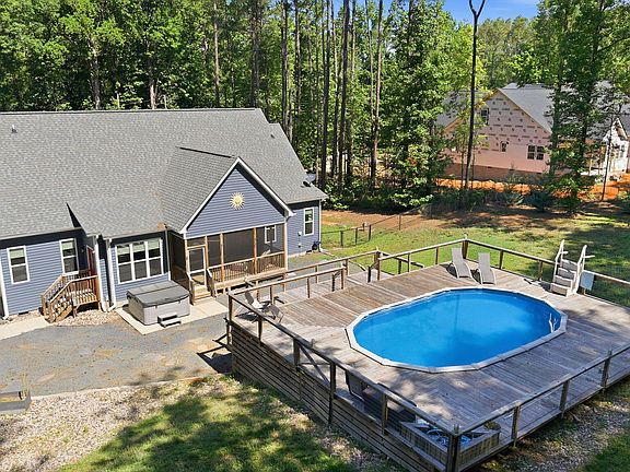 5th image of 142 Mohawk Dr