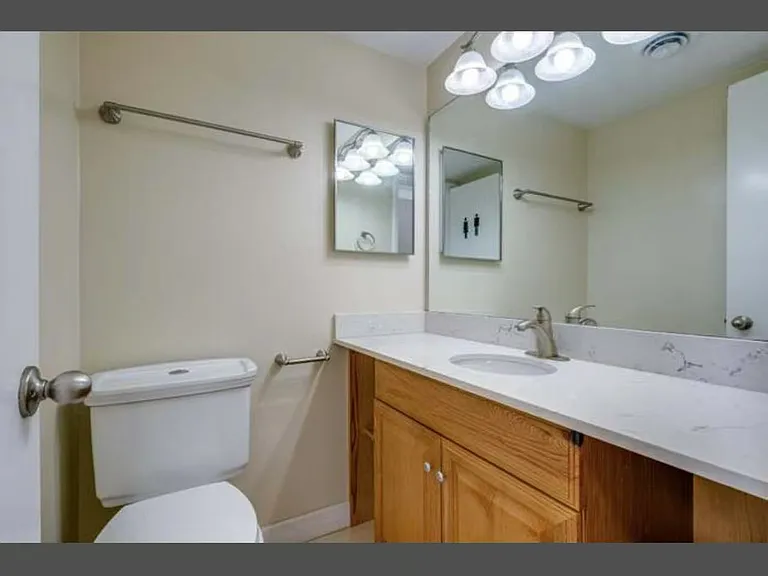 218 Raintree Dr — Photo 7