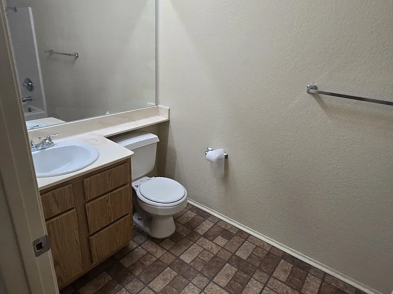 121 W Malan St #125 — Photo 12