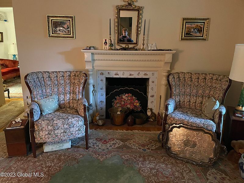 4th image of 103 Woodlawn Drive