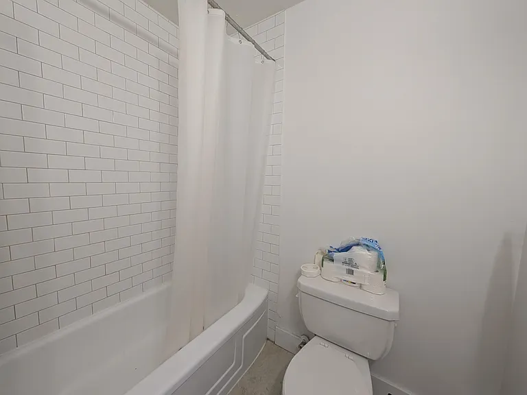 196 Concession St — Photo 9