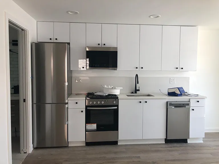 710 N Elizabeth St #2FB — Photo 1