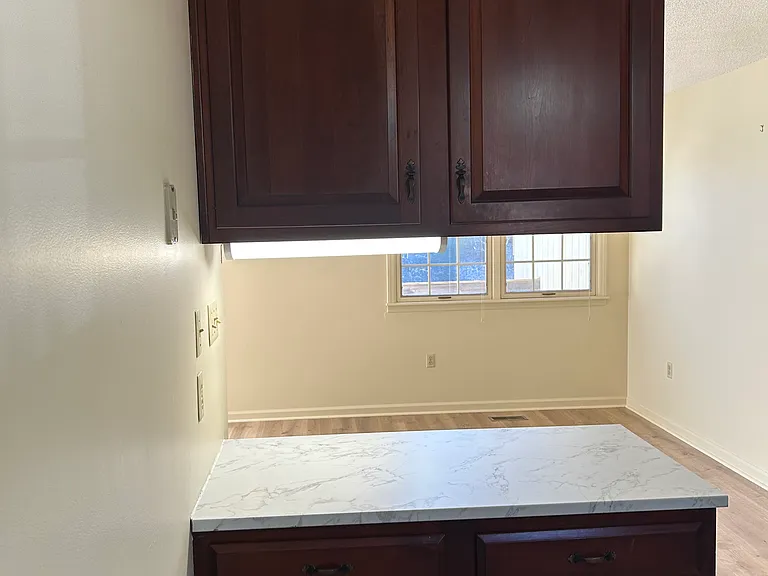 1320 Glenway Ave — Photo 4