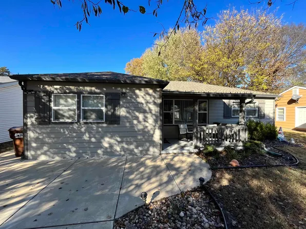 218 Martha Ave, Mulvane, KS 67110