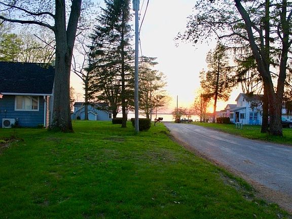 3rd image of 91 Blind Creek Dr
