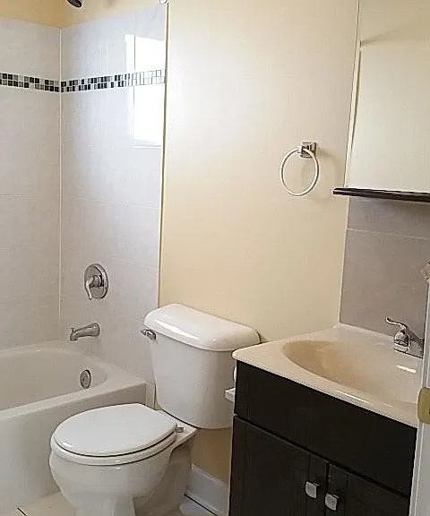503 W 65th St #1 — Photo 7