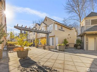 Lochshire, Kirkland, WA 98033