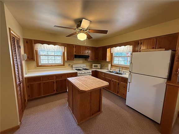 3rd image of 88 Shaffer Dr