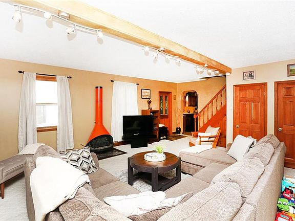 4th image of 57 Glenwood Ave